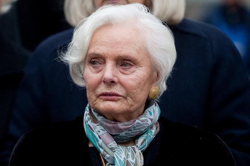 Ruth-Maria Kubitschek nach der Trauerfeier für den verstorbenen Fernsehproduzenten Rademann.