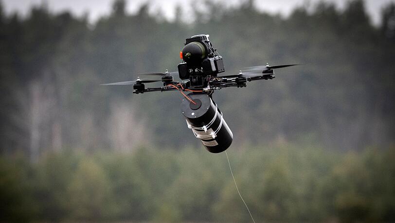 Im Ukraine-Krieg beobachten kleine Drohnen st&auml;ndig das gesamte Gefechtsfeld. (Archivbild)