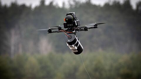 Im Ukraine-Krieg beobachten kleine Drohnen st&auml;ndig das gesamte Gefechtsfeld. (Archivbild)