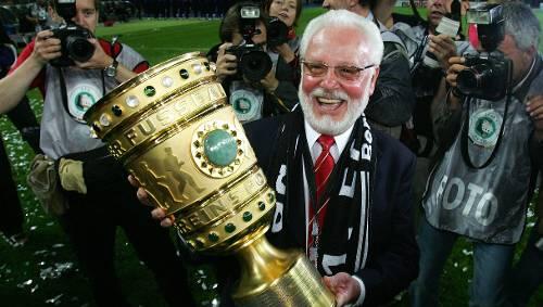 Der Pokalsieg 2007 war der größte Erfolg für Michael A. Roth mit dem Club. Der Pokalsieg 2007 war der größte Erfolg für Michael A. Roth mit dem Club.