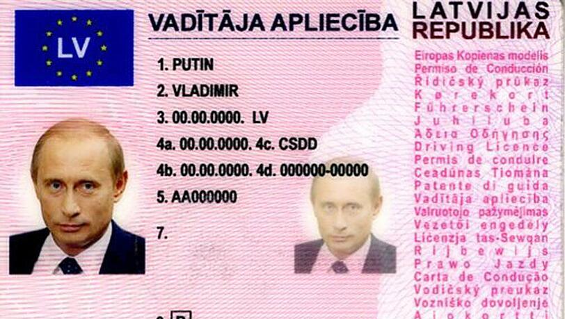 Ein lettischer Führerschein von Wladimir Putin. Eine täuschend echt aussehende Fälschung. Ein lettischer Führerschein von Wladimir Putin. Eine täuschend echt aussehende Fälschung.