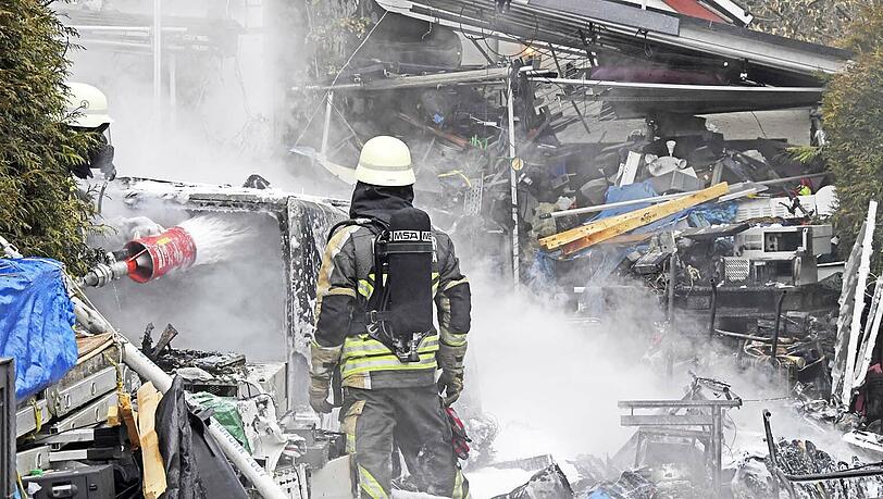 Die Feuerwehr hatte am Freitag jede Menge zu tun. Die Feuerwehr hatte am Freitag jede Menge zu tun.