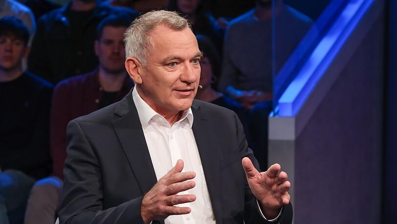 Jan van Aken hat sich bei "Maischberger" zur Debatte um die Linkspartei geäußert. Jan van Aken hat sich bei "Maischberger" zur Debatte um die Linkspartei geäußert.