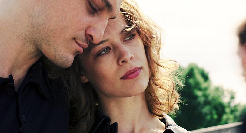 Franz Rogowski und Paula Beer in Christian Petzolds "Undine".