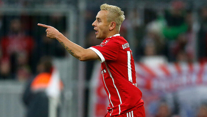 Rafinhas Vertrag beim FC Bayern läuft im Sommer 2018 aus. Rafinhas Vertrag beim FC Bayern läuft im Sommer 2018 aus.