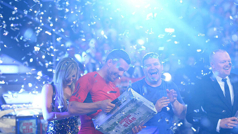 "Schlag den Star": Lukas Podolski behielt gegen Elton die Oberhand