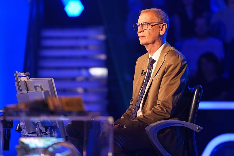 G&uuml;nther Jauch will seinem Kandidaten auf die Spr&uuml;nge helfen.