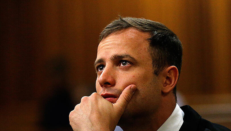 Der Paralympics-Athlet Oscar Pistorius hat seine damalige Freundin Reeva Steenkamp erschossen. Der Paralympics-Athlet Oscar Pistorius hat seine damalige Freundin Reeva Steenkamp erschossen.