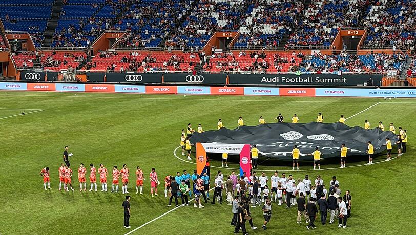 Beim dritten Testspiel der Saison musste der FC Bayern mit gro&szlig;er Hitze klarkommen.