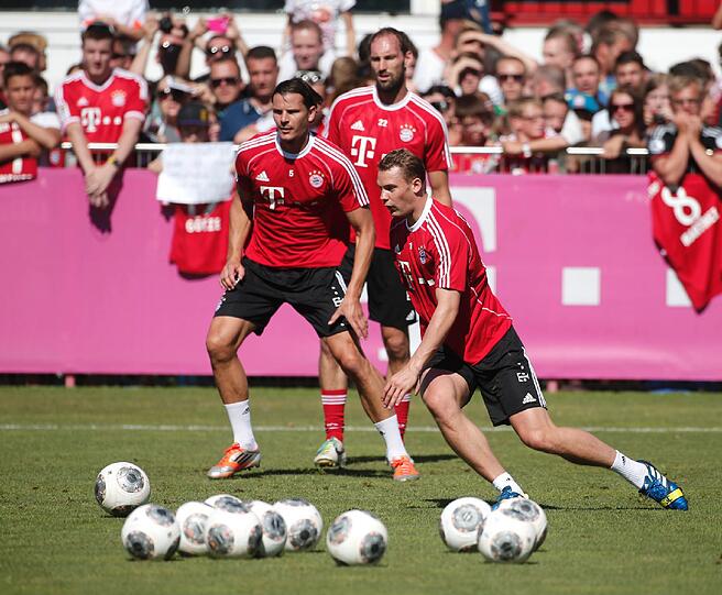 Sehen Sie hier weitere Bilder vom ersten Mannschaftstraining mit Mario Götze.