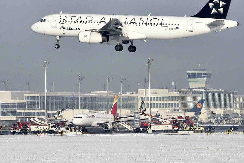 Am Mittwoch kollidierte am Münchner Flughafen ein Airbus mit zwei Enteisungsfahrzeugen. Es entstand ein hoher Sachschaden.