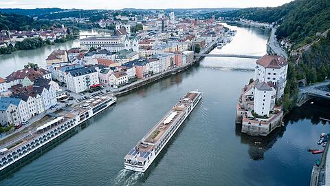 Jährlich kommen mehr als 3.000 Flusskreuzfahrtschiffe im Bereich Passau an. (Symbolbild)