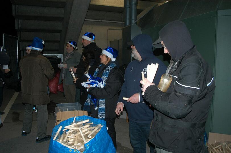 Beim dritten Adventssingen kamen erstmals auch die Löwen selbst - in der heiklen Situation derzeit eine willkommene Geste bei den Fans.
