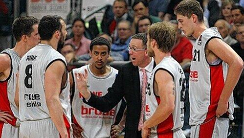 „Wir wissen, dass wir kollektiv schlecht waren, das fing bei den Leistungsträgern an“: Bambergs Trainer Chris Fleming bei der Manöverkritik. „Wir wissen, dass wir kollektiv schlecht waren, das fing bei den Leistungsträgern an“: Bambergs Trainer Chris Fleming bei der Manöverkritik.