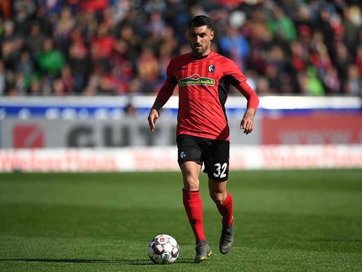 Vincenzo Grifo von Freiburg dribbelt mit dem Ball.Foto: Patrick Seeger/Archiv