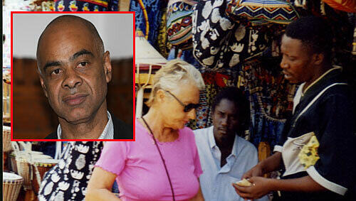 Bummel über den Markt: Die rüstige Rentnerin Christl K. († 68) war in der Dorfgemeinschaft Warrang im Senegal sehr beliebt. Bummel über den Markt: Die rüstige Rentnerin Christl K. († 68) war in der Dorfgemeinschaft Warrang im Senegal sehr beliebt.