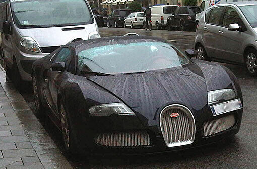 Es war ein starker Auftritt in München. In einem Edel-Bugatti fuhr Löwen-Investor Hasan Ismaik am Samstag in die Allianz Arena.