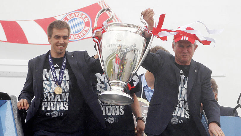 Auf dem Höhepunkt: Bayern-Kapitän Philipp Lahm (l.) und Trainer Jupp Heynckes präsentieren 2013 den Champions-League-Pokal. Auf dem Höhepunkt: Bayern-Kapitän Philipp Lahm (l.) und Trainer Jupp Heynckes präsentieren 2013 den Champions-League-Pokal.