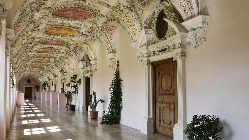 Eine wahre Pracht: der Prälatentrakt im Kloster Wessobrunn. Eine wahre Pracht: der Prälatentrakt im Kloster Wessobrunn.