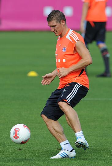 Wann kommt Martinez? Kommt er überhaupt? Die Gerüchte lassen die Bayern-Spieler kalt. Jetzt ist erstmal Training in der Sommer-Hitze angesagt. Die aktuellen Bilder von der Säbener.