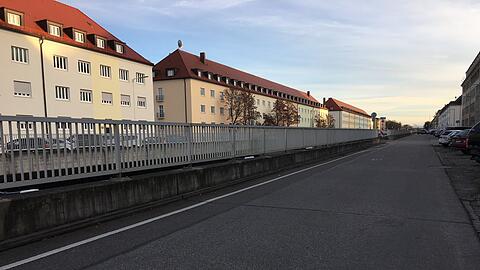 Eine Straße oberhalb des MacGraw-Grabens. Hier könnte bald ein Expressbus entlang fahren