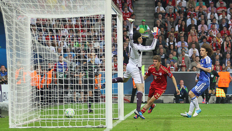 Thomas Müller köpft den FC Bayern im CL-Finale 2012 gegen Chelsea zunächst noch in Führung. Thomas Müller köpft den FC Bayern im CL-Finale 2012 gegen Chelsea zunächst noch in Führung.