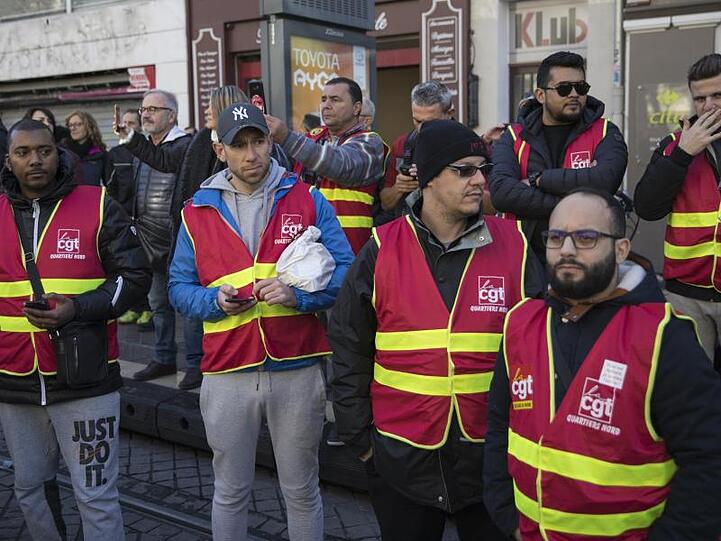 Demonstranten versammeln sich in Marseille: Die Wut über die geplante Rentenreform bleibt ungebrochen.
