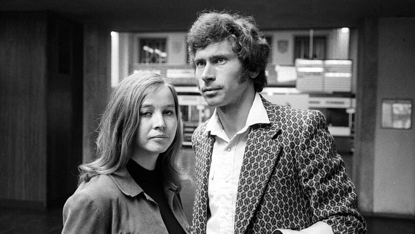 Mit 19 Jahren heiratet Paul Breitner im Juni 1971 seine Hildegard. "Sie hat sich nie für Fußball interessiert", sagt Breitner.