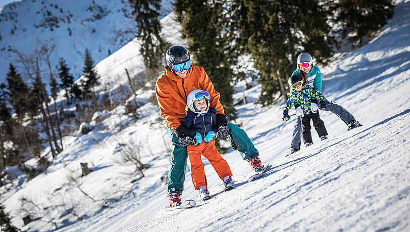 In der Region St. Johann in Tirol können Sie mit Ihren Kindern jeder Altersstufe einen schönen und spannenden Winterurlaub verbringen. In der Region St. Johann in Tirol können Sie mit Ihren Kindern jeder Altersstufe einen schönen und spannenden Winterurlaub verbringen.