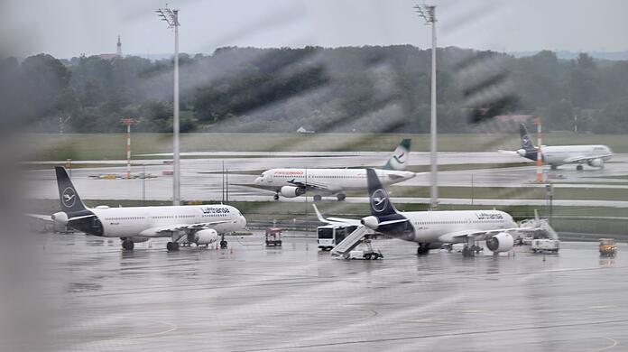 Der Flughafen München ist am Dienstag zeitweise gesperrt (Symbolbild).