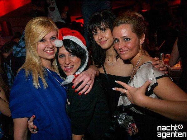 Garden & Restaurant, Crown's Club Seasons (Samstag, 26.11.2011). Noch mehr Fotos sehen Sie unter: www.nachtagenten.de.