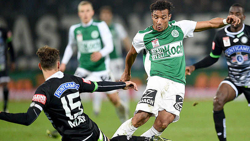 Erst am Montag wurde bekannt, dass der Vertrag zwischen Karim Onisiwo (grünes Trikot) und seinem bisherigen Klub SV Mattersburg aufgelöst worden sei. Erst am Montag wurde bekannt, dass der Vertrag zwischen Karim Onisiwo (grünes Trikot) und seinem bisherigen Klub SV Mattersburg aufgelöst worden sei.