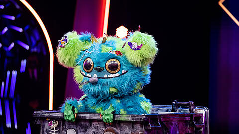 Die Figur "Mülli Müller" steht in der Prosieben-Show "The Masked Singer" auf der Bühne.