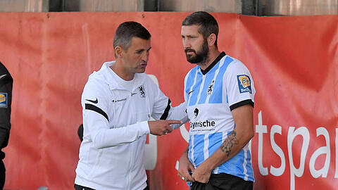 Michael Köllner und Ex-Löwe Sascha Mölders.
