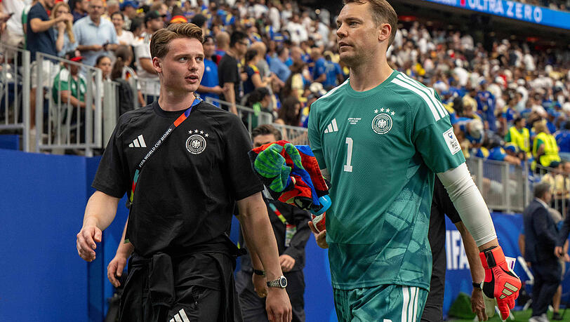 Auch in der Nationalmannschaft könnte Urbig (l.) auf Neuer folgen. Auch in der Nationalmannschaft könnte Urbig (l.) auf Neuer folgen.