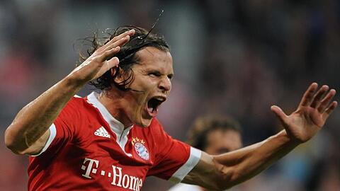 Bayerns Doppeltorschütze Daniel van Buyten jubelt.