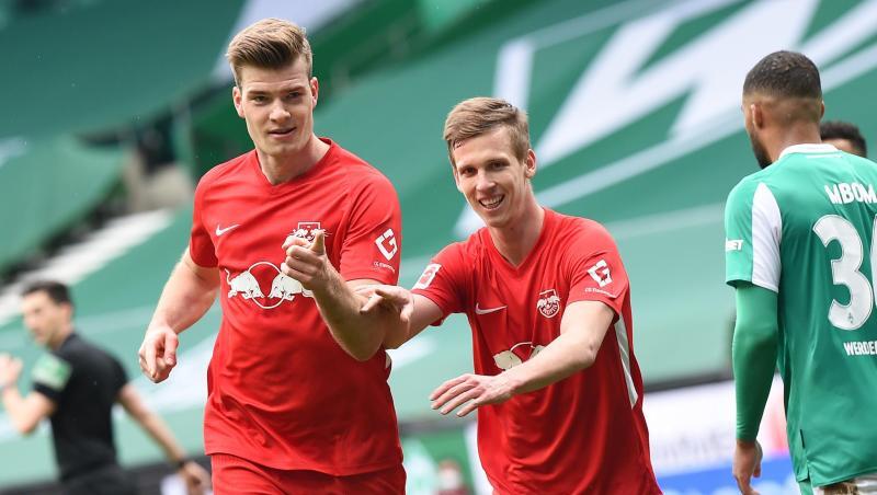 Alexander Sörloth (l) und Dani Olmo waren für alle drei Leipziger Treffer in der ersten Halbzeit verantwortlich.