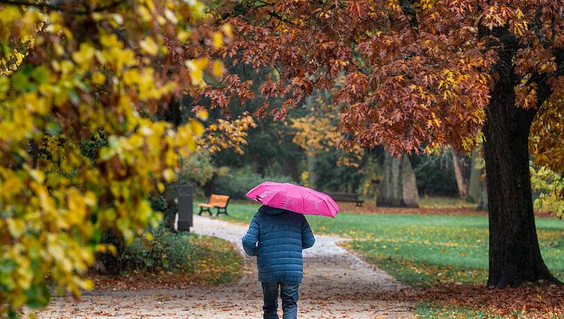 In den kommenden Tagen hei&szlig;t es wieder: Regenschirm einpacken.