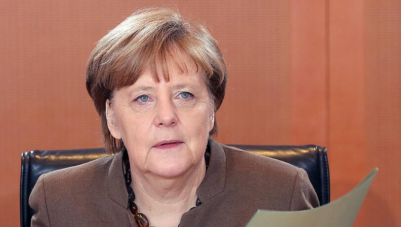 Die Kanzlerin hat die CSU-Forderung nach einer Flüchtlingsobergrenze zurückgewiesen. Die Kanzlerin hat die CSU-Forderung nach einer Flüchtlingsobergrenze zurückgewiesen.