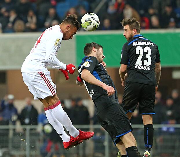 Corentin Tolisso: Note 2. Für den angeschlagenen Müller eingewechselt, zeigte er eine starke Partie. Mit viel Zug zum Tor - und mit Erfolg: Traf per Kopf zum 4:0 (55.).