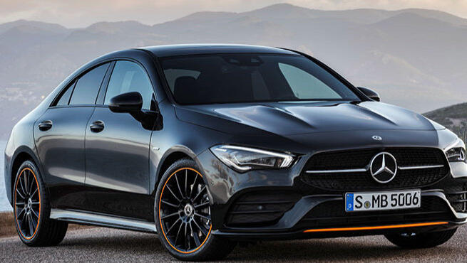 Neuer CLA mit typischer Mercedes-Front. LED-Licht kostet Aufpreis. Neuer CLA mit typischer Mercedes-Front. LED-Licht kostet Aufpreis.