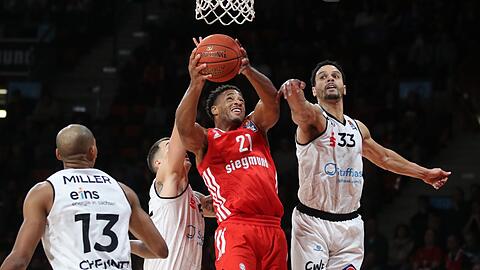 Durchsetzungsstark: Top-Scorer Augustine Rubit (M.).