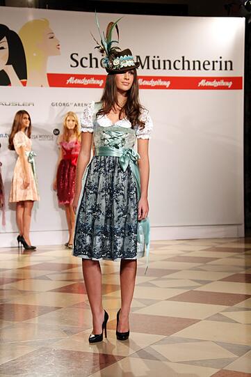 Beim großen Finale des AZ-Modelwettbewerbs wurde in der Residenz die "Schöne Münchnerin 2011" gekührt. Die schönsten Bilder vom Finale zum Durchklicken - vor und hinter den Kulissen!