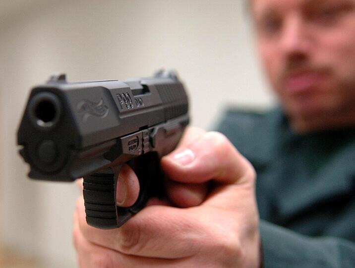 Eine Walther P 99-Pistole: Die Dienstwaffe der Polizei