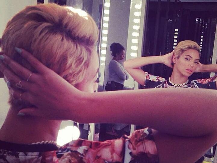Beyoncé scheint stolz auf ihre neue Frisur zu sein