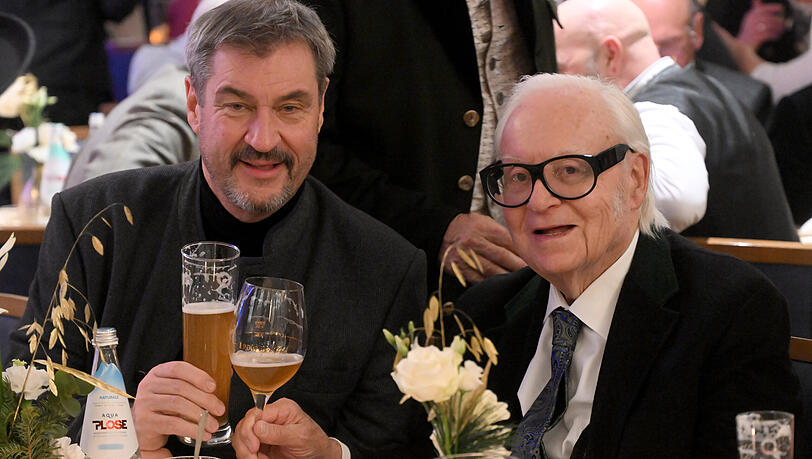 Auch Ministerpräsident Markus Söder (l.) kommt zur Geburtstagsfeier von Werner Brombach am 29. Dezember 2024. Auch Ministerpräsident Markus Söder (l.) kommt zur Geburtstagsfeier von Werner Brombach am 29. Dezember 2024.