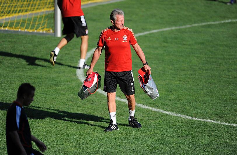 Schwitzen beim Training: Die Bayern bereiten sich auf das Spiel gegen Villarreal vor - Unsere Fotografen waren beim Training dabei.