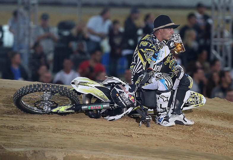 Am Samstag haben die X-Fighters in München Station gemacht - und spektakuläre Stunts gezeigt. Mit von der Partie beim letzten Stopp vor dem Finale in Sydney: Die Stars der Szene rund um den Spanier Dany Torres.
