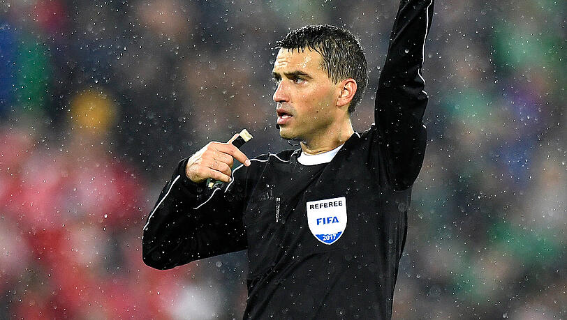 Ovidu Hategan leitet das Hinspiel des Achtelfinales der Champions League zwischen dem FC Bayern München und Besiktas Istanbul. Ovidu Hategan leitet das Hinspiel des Achtelfinales der Champions League zwischen dem FC Bayern München und Besiktas Istanbul.