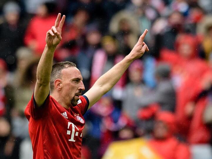 Franck Ribery vom FC Bayern München jubelt über seinen Treffer. Foto: Matthias Balk